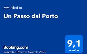 Un Passo Dal Porto